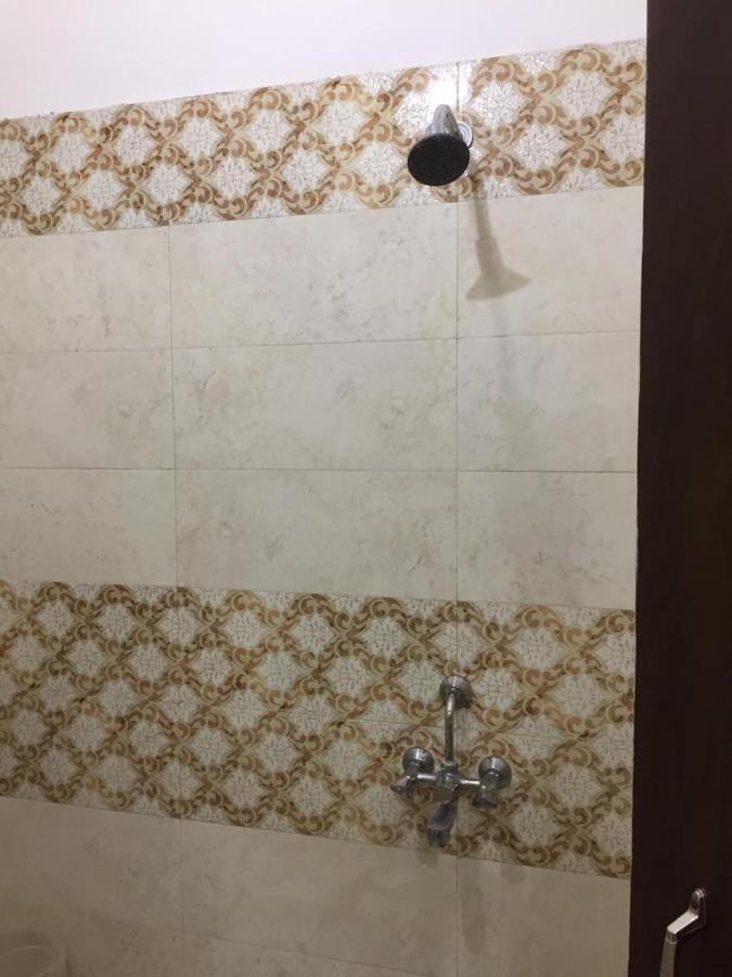 Hotel Blue Star Варанаси Екстериор снимка