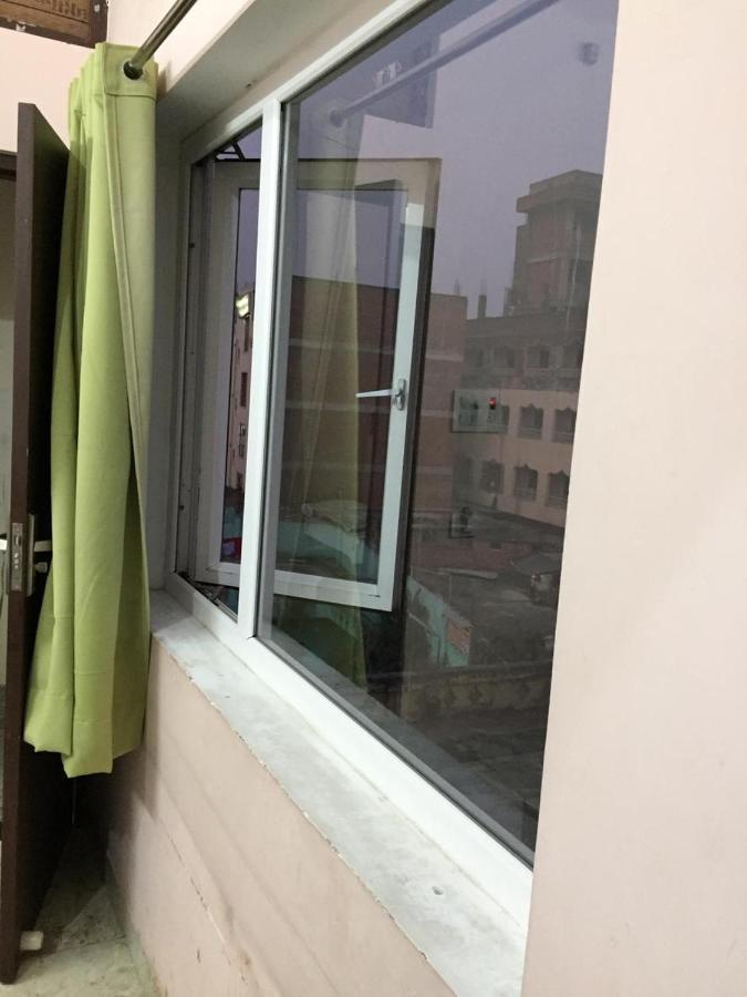 Hotel Blue Star Варанаси Екстериор снимка