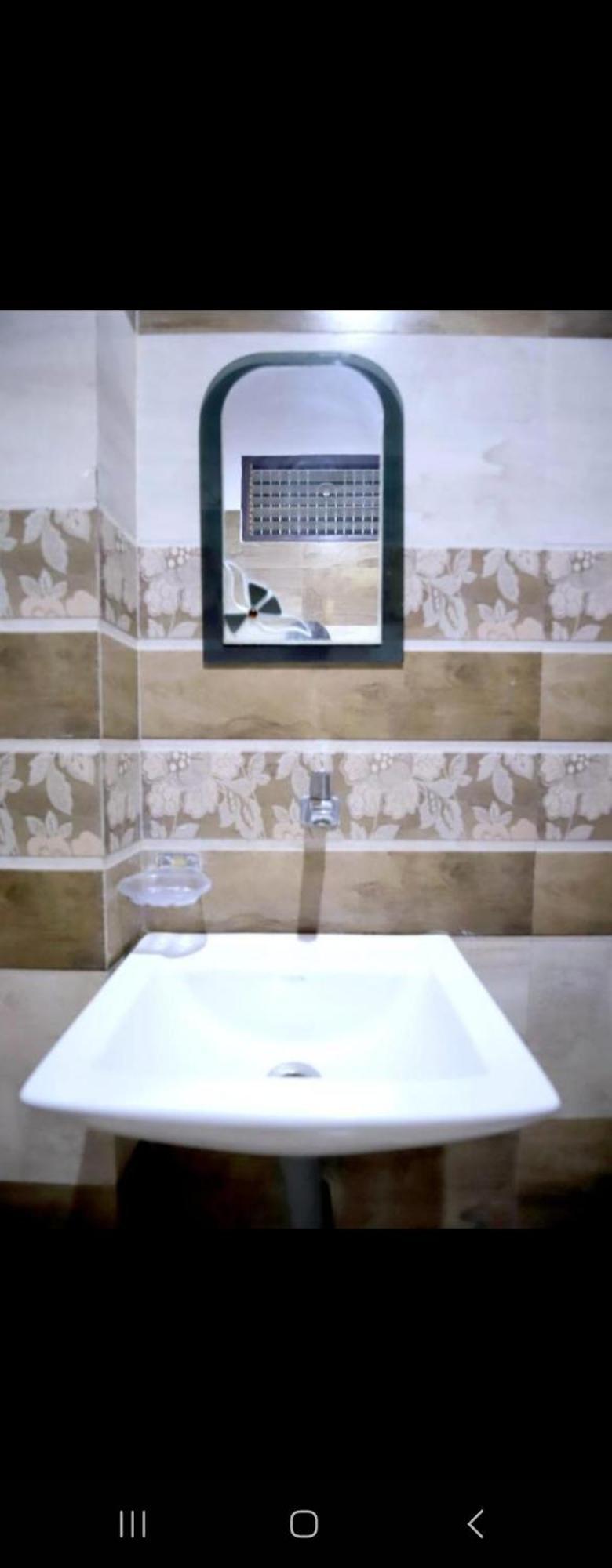 Hotel Blue Star Варанаси Екстериор снимка