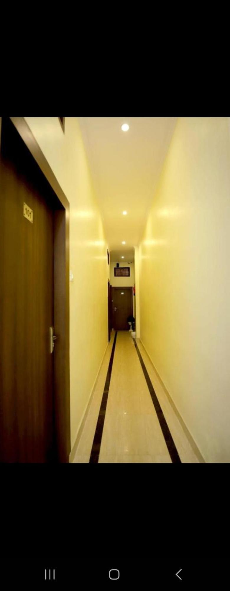 Hotel Blue Star Варанаси Екстериор снимка