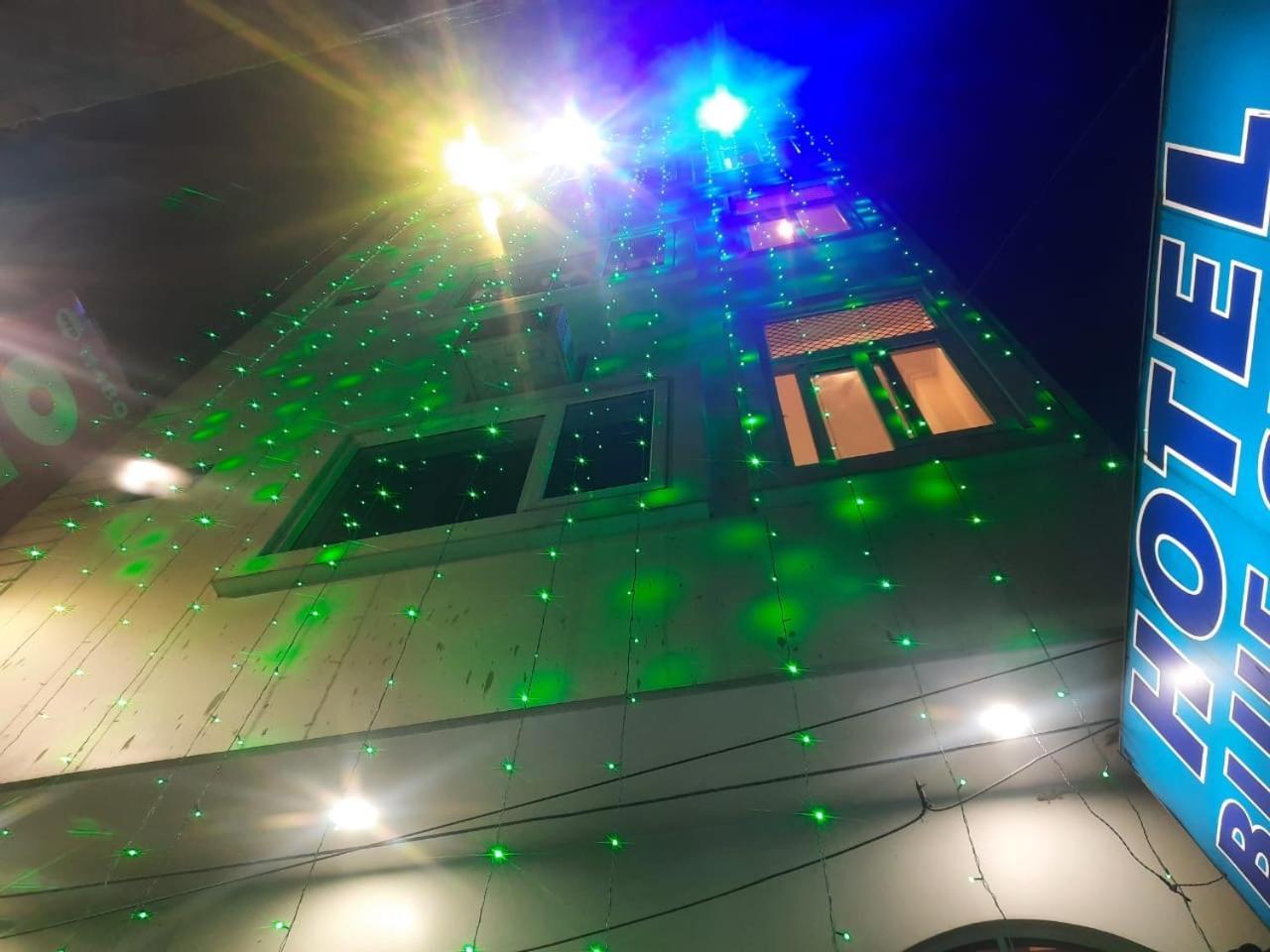 Hotel Blue Star Варанаси Екстериор снимка